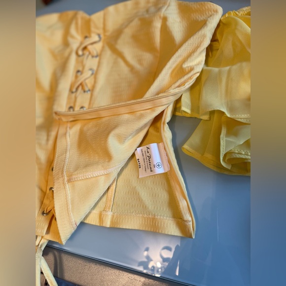 New! Sexy Cropped Yellow Blouse Strapless Womens Top. Size S with Flared Sleeves - Picture 8 of 9